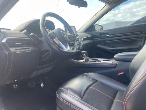 2021 Nissan Altima 2.0 SR