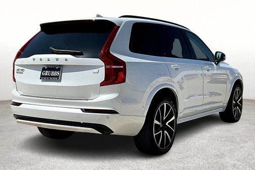 2023 Volvo XC90 Recharge Plug-In Hybrid T8 Plus Dark Theme 7 Passenger