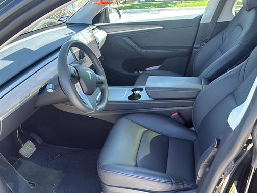 2025 Tesla Model Y Long Range