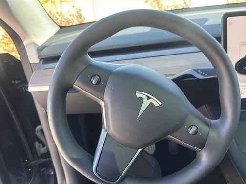 2025 Tesla Model Y Long Range