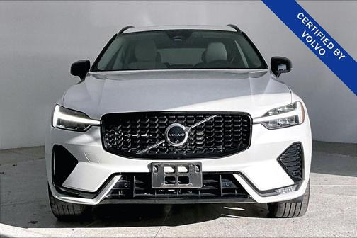 2024 Volvo XC60 B5 Ultimate Dark Theme