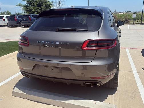 2016 Porsche Macan Turbo