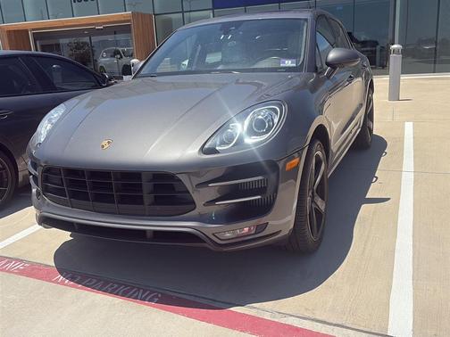 2016 Porsche Macan Turbo