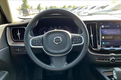 2022 Volvo XC60 B5 Momentum