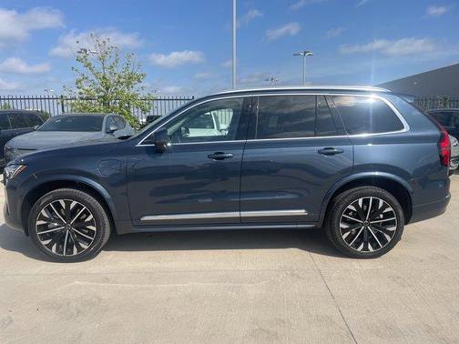 2025 Volvo XC90 Plug-In Hybrid T8 Ultra 7-Seater