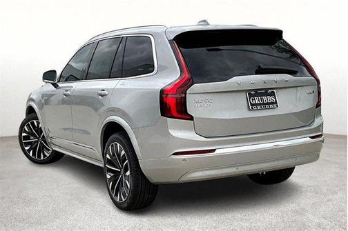2025 Volvo XC90 B5 Plus 6-Seater