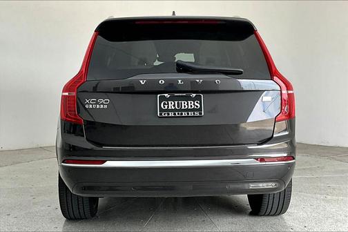 2024 Volvo XC90 Recharge Plug-In Hybrid T8 Ultimate Bright Theme 7-Seater