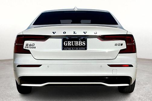 2024 Volvo S60 B5 Plus Dark Theme