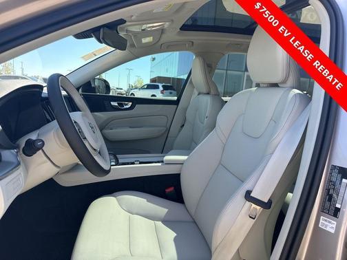 2025 Volvo XC60 Plug-In Hybrid T8 Core