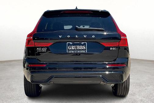 2025 Volvo XC60 B5 Ultra