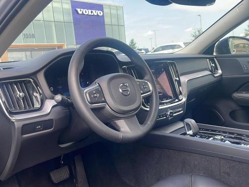 2025 Volvo S60 B5 Core