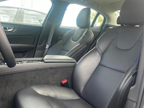 2025 Volvo S60 B5 Core