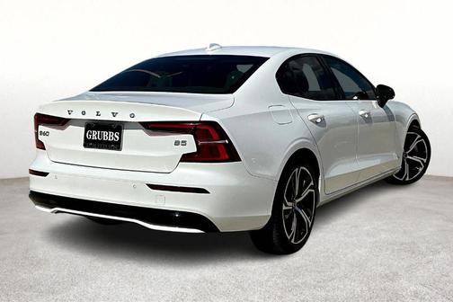2023 Volvo S60 B5 Core Dark Theme