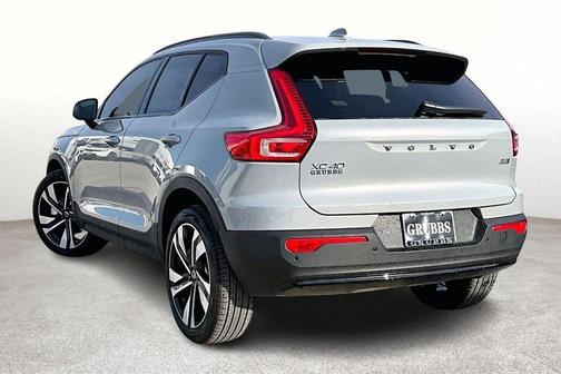 2026 Volvo XC40 B5 Ultra