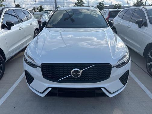 2025 Volvo XC60 B5 Plus
