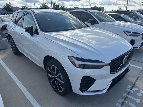 2025 Volvo XC60 B5 Plus