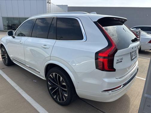 2025 Volvo XC90 Plug-In Hybrid T8 Plus 7-Seater