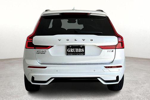 2026 Volvo XC60 B5 Plus