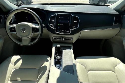 2025 Volvo XC90 B6 Core