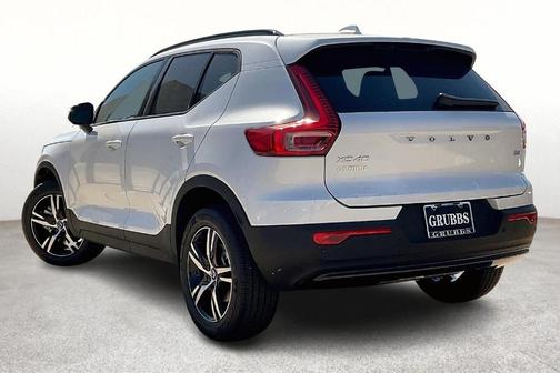 2026 Volvo XC40 B4 Core