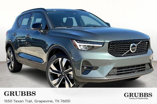 2026 Volvo XC40 B4 Plus
