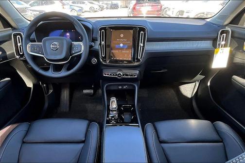 2026 Volvo XC40 B4 Plus