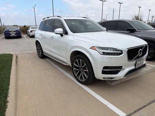 2019 Volvo XC90 T6 Momentum