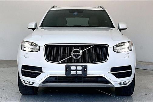 2019 Volvo XC90 T6 Momentum