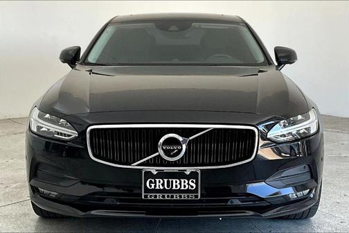 2018 Volvo S90 T6 Momentum