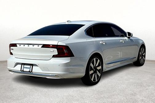 2024 Volvo S90 Recharge Plug-In Hybrid T8 Ultimate