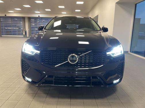 2025 Volvo XC60 B5 Plus