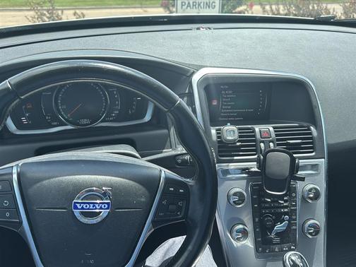 2017 Volvo XC60 T6 Dynamic