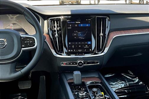 2025 Volvo S60 B5 Plus