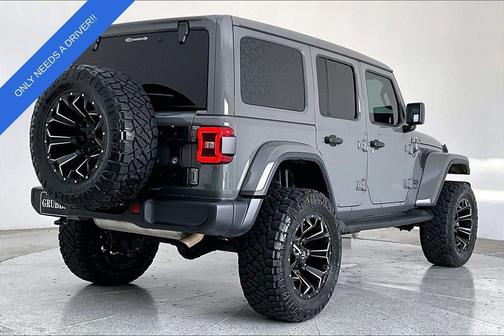 2022 Jeep Wrangler Unlimited Sahara Altitude