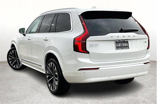 2025 Volvo XC90 Plug-In Hybrid T8 Core 7-Seater