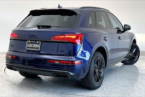 2022 Audi Q5 45 S line quattro Premium