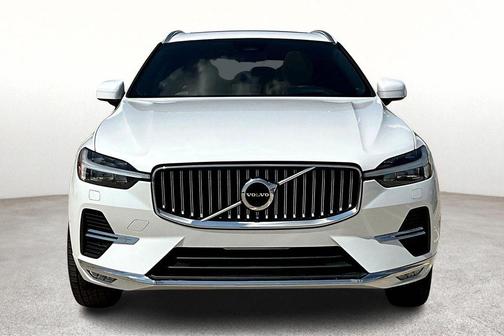 2023 Volvo XC60 B5 Ultimate Bright Theme