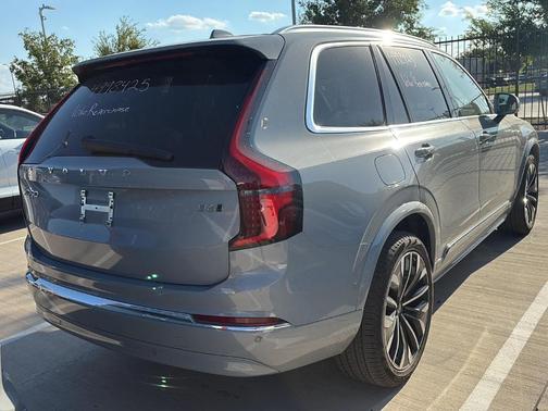 2025 Volvo XC90 B6 Plus 7-Seater