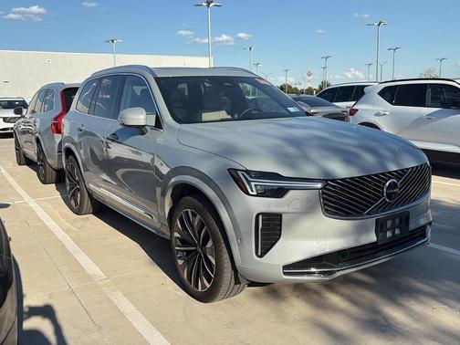 2025 Volvo XC90 B6 Plus 7-Seater