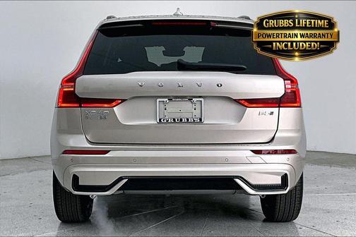 Bright 2026 Volvo XC60 B5 Core