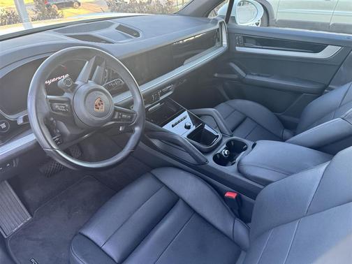 2024 Porsche Cayenne Base