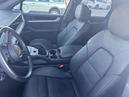 2024 Porsche Cayenne Base