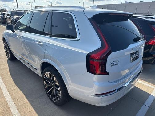 2025 Volvo XC90 Plug-In Hybrid T8 Ultra 7-Seater