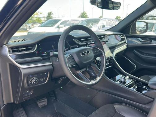 2023 Jeep Grand Cherokee 4xe Trailhawk