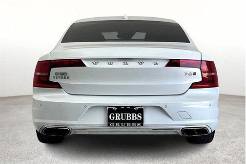2020 Volvo S90 T6 Momentum