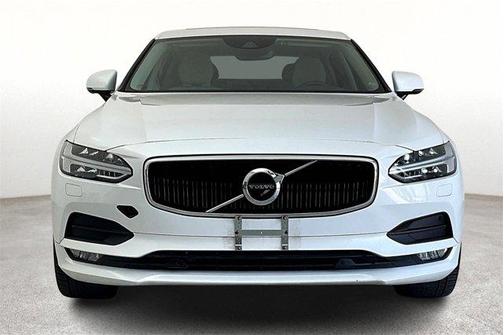 2020 Volvo S90 T6 Momentum