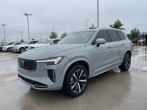 2025 Volvo XC90 B6 Core 7 Passenger