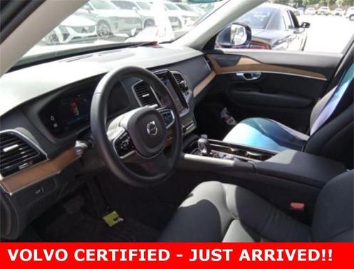 2024 Volvo XC90 B6 Plus Bright Theme 7-Seater
