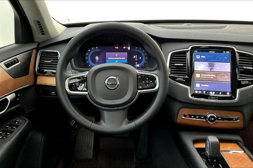 2024 Volvo XC90 B6 Plus Bright Theme 7-Seater