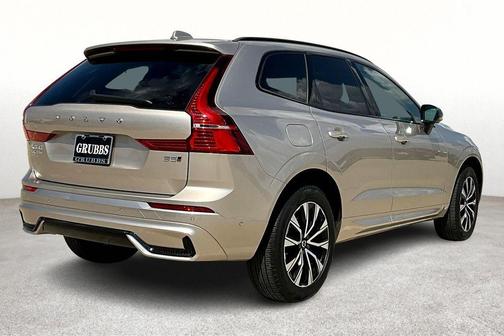 2025 Volvo XC60 B5 Plus